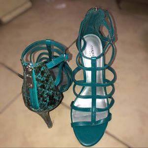 Cut Out 4” Heels w. “Snake skin” & Zippers